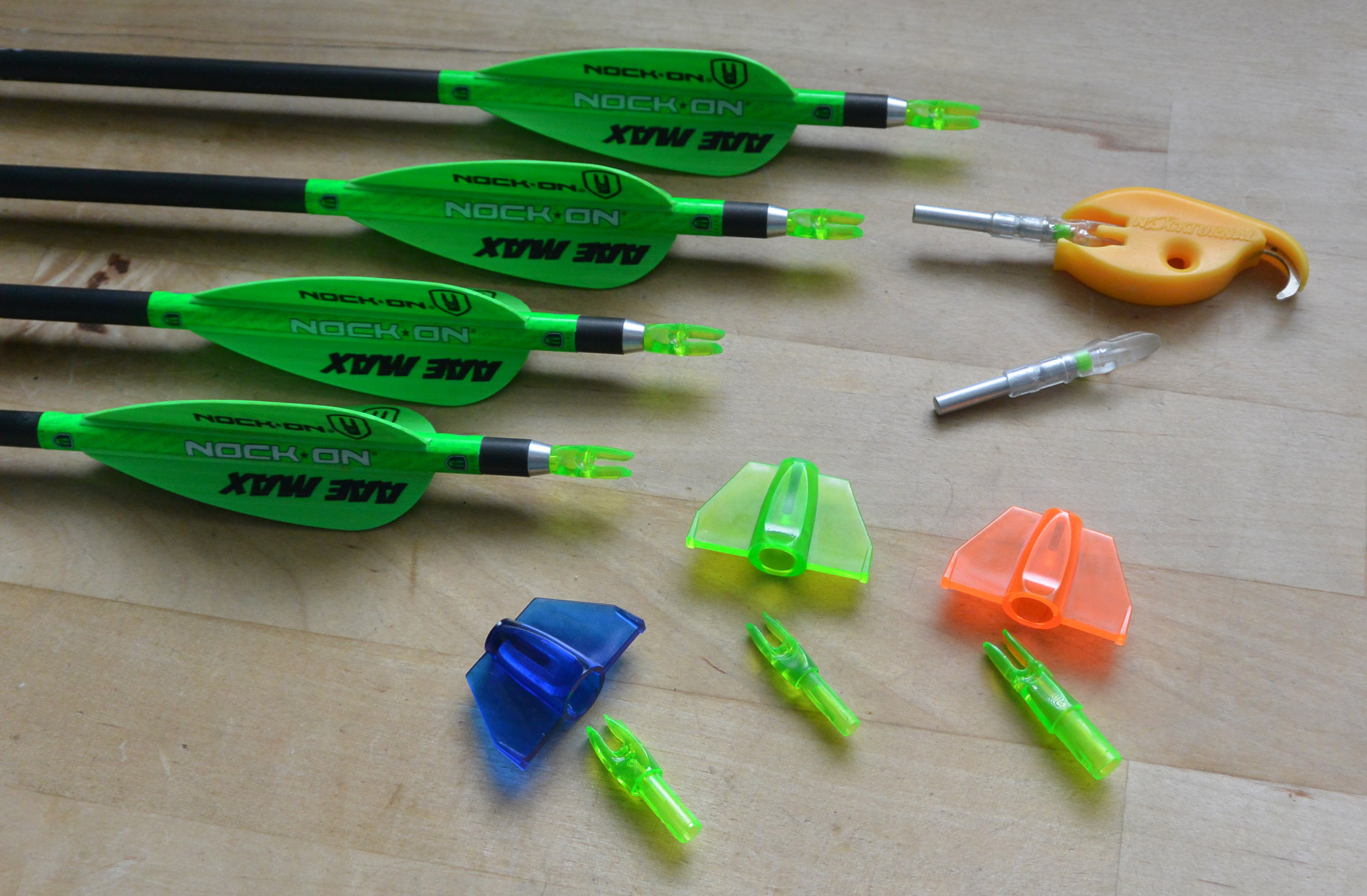 Encoches De Flèches Bear Archery Mycro 9/32 - Vert - Douzaine (12) - NOS
